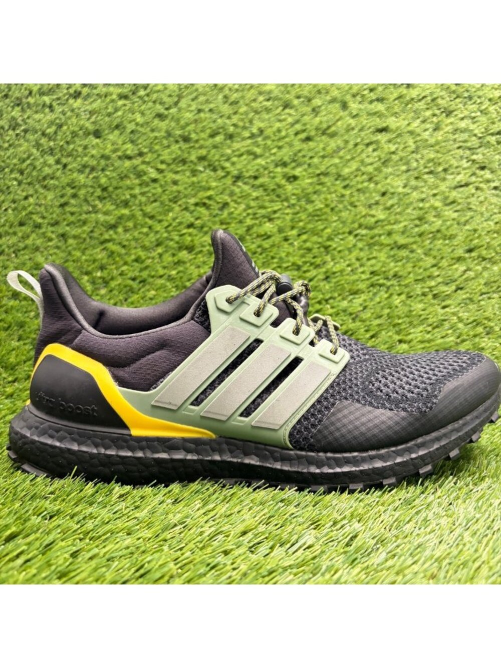 Adidas UltraBoost 1.0 Mens Size 10.5 Black Green Athletic Running Shoes Sneakers